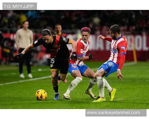 足球明星莫雷拉的辉煌历程与对足球的热爱探索 足球明星莫雷拉的辉煌历程与对足球的热爱探索