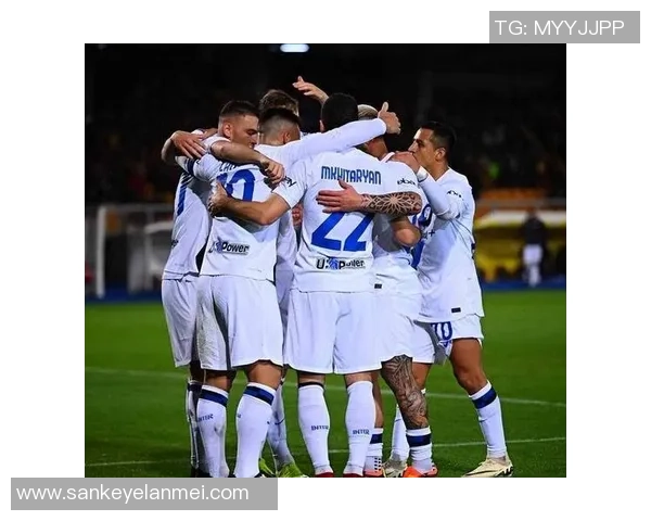 足球明星背后的辛勤付出与艰辛历程揭秘