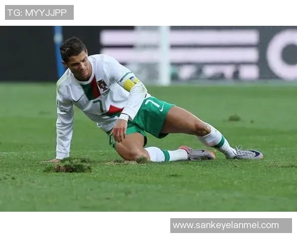 足球明星背后的故事与成就全揭秘,探索他们的辉煌人生与职业生涯 足球明星背后的故事与成就全揭秘,探索他们的辉煌人生与职业生涯