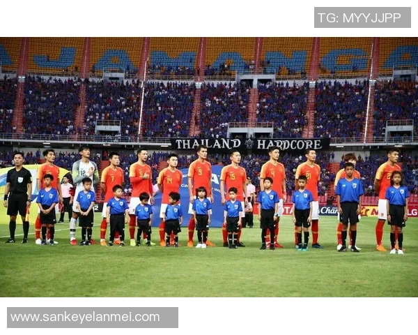 重庆足球队实力变革引发热议球迷期待新篇章 重庆足球队实力变革引发热议球迷期待新篇章